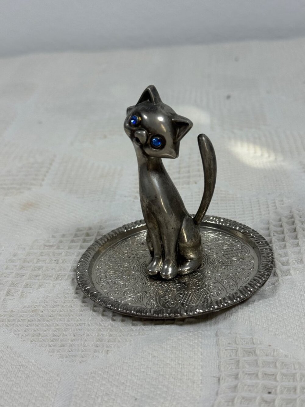 Vintage Zinc Silver Plate Cat Ring Holder Blue Gem Eyes Etched Trinket Dish